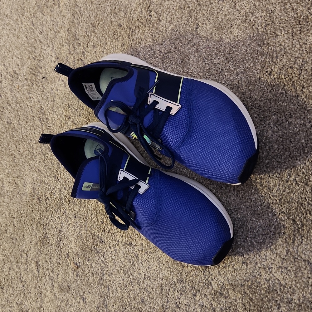Women's sz 11 New Balance Nergize Sport runners